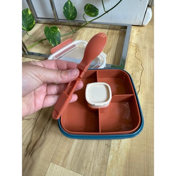 3-Piece Bento Lunch Box with Dividers and Sauce Container - Picture 5 of 6